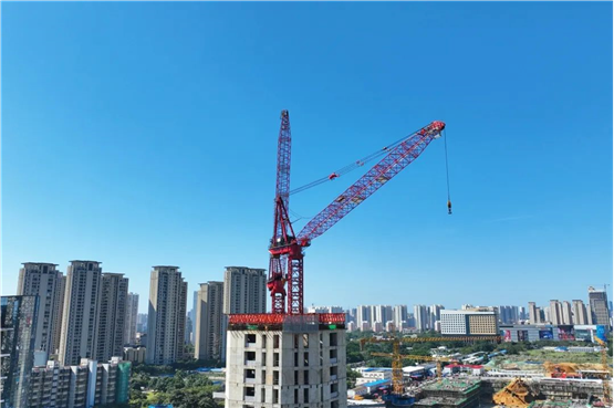 中聯(lián)重科塔機(jī)常德智能工廠二期盛大開園，全球最大風(fēng)電動(dòng)臂塔機(jī)震撼交付